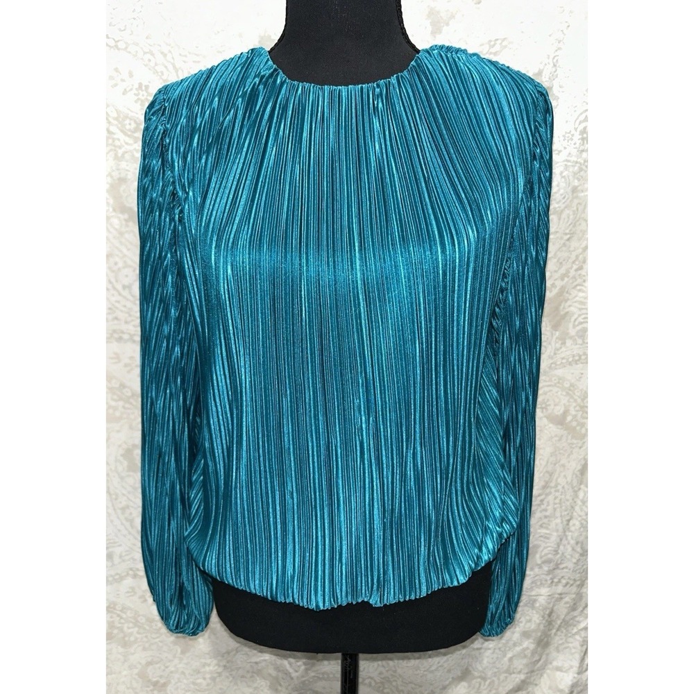 Flying‎ Tomato Women's Pleated Top Emerald Green size Small EUC